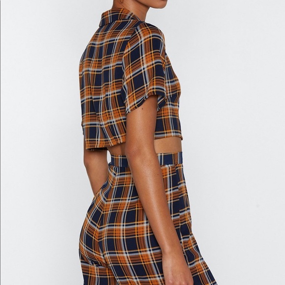 💥NWT BUTTON UP CHECKERED TOP💥 - Picture 4 of 5